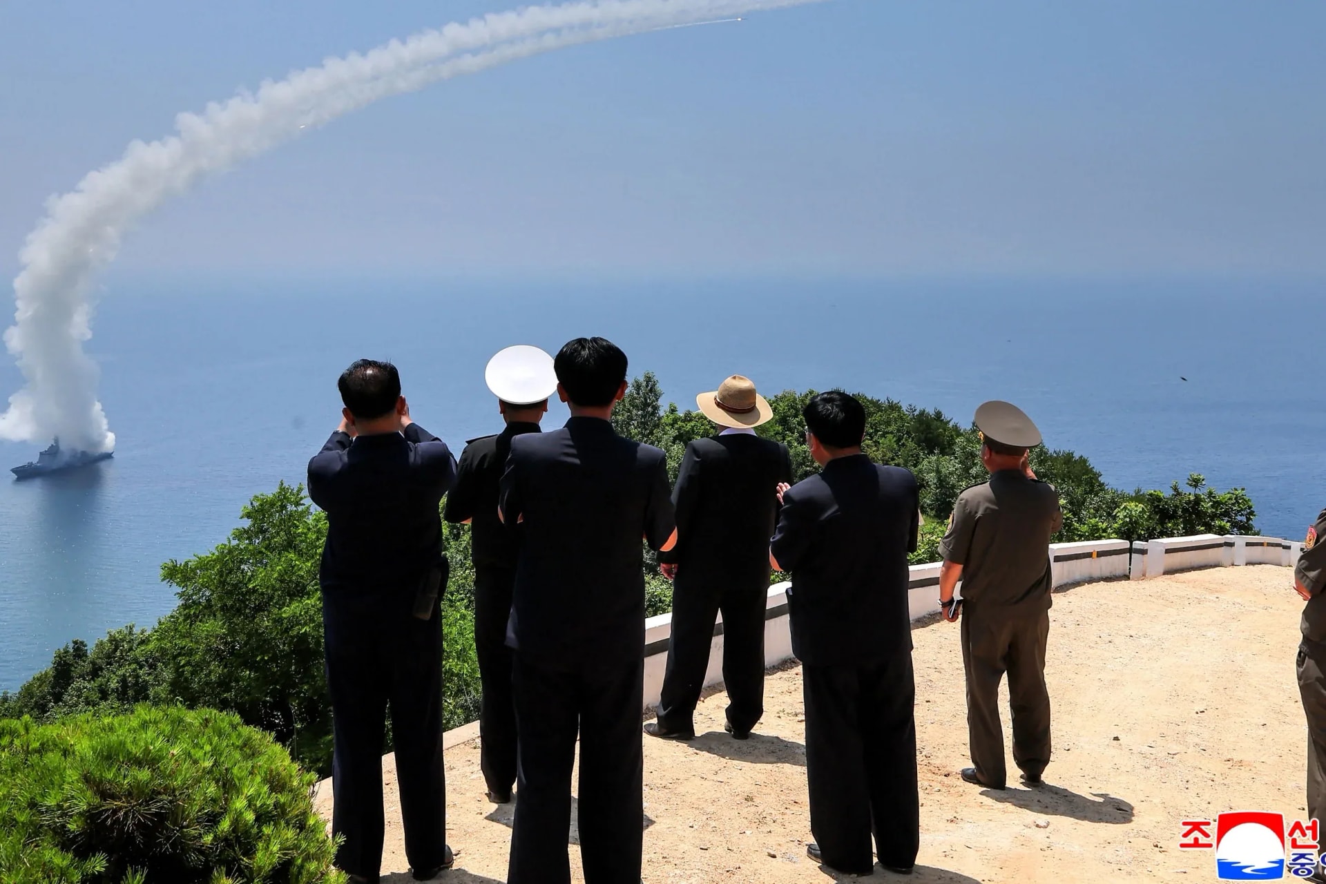 MI-vezérelt torpedót és új rakétákat tesztelt Észak-Korea