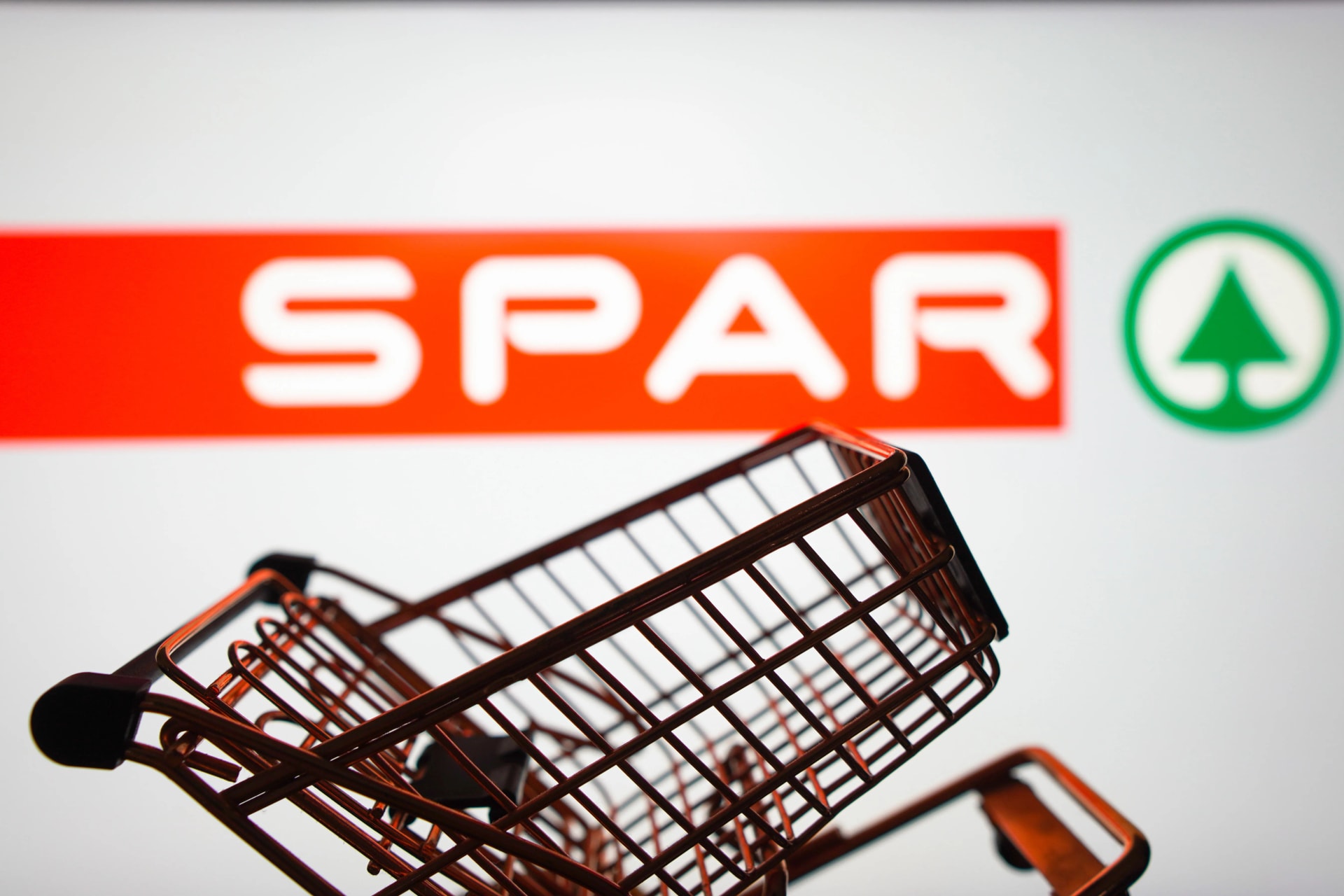 Orbán adóját Magyar Péter sem engedi el, de súlyos üzenetet küldött a SPAR