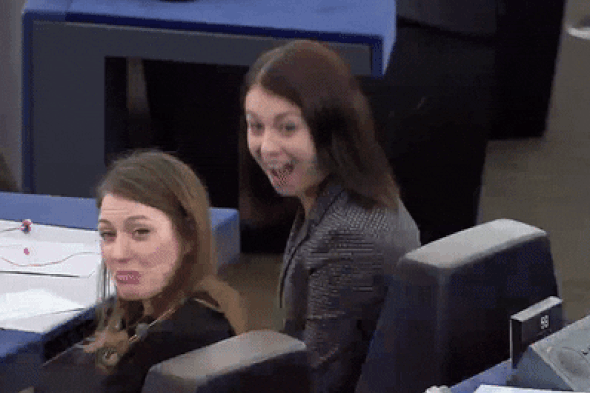 Újabb momentumos bukta, saját párttársa hazudtolta meg Cseh Katalin szavait