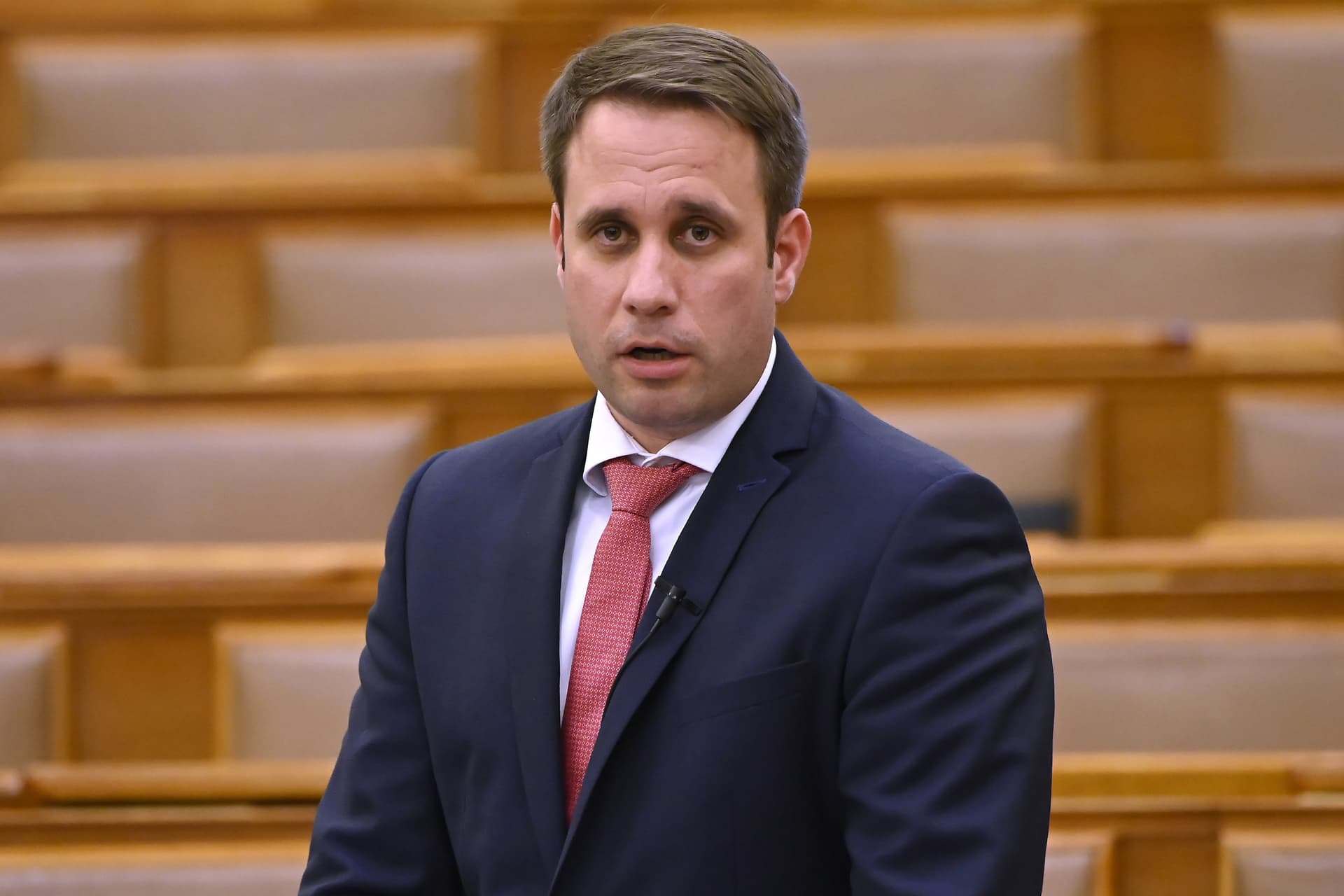 „A baloldalon megint adóemelésen törik a fejüket”