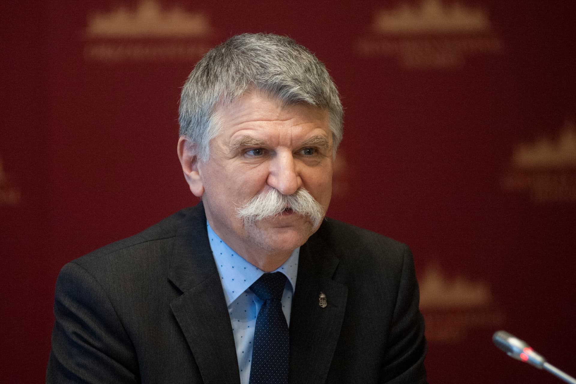 A járvány rendkívüli jogi helyzetet eredményez minden demokratikus jogállamban