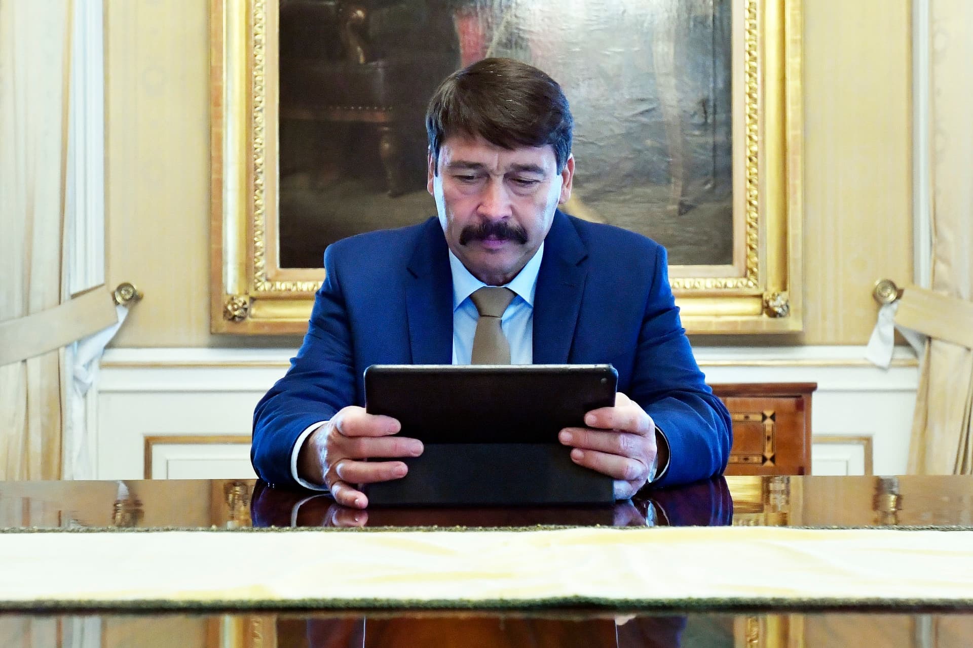Áder János is támogatja a méhek megmentését