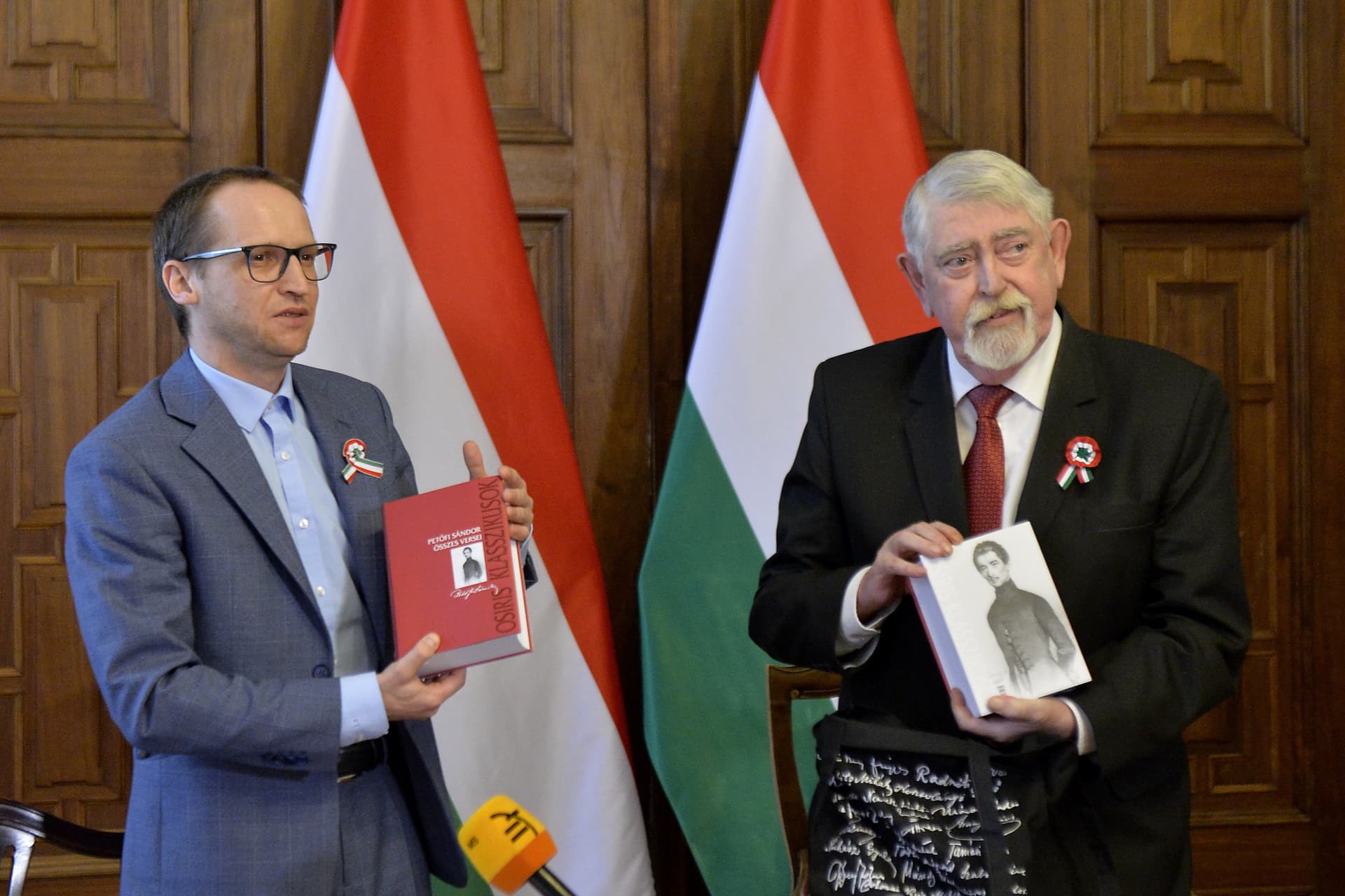 Kétmilliárd forint értékben, a Petőfi-emlékév keretében
