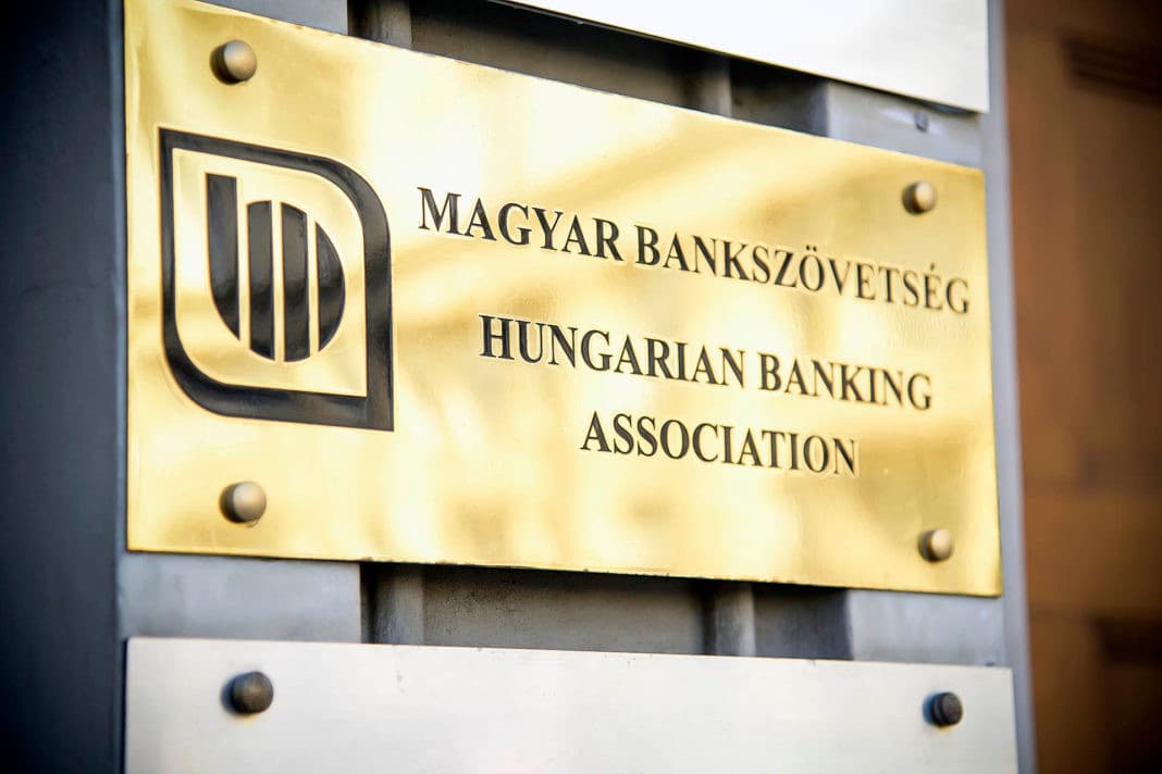 Újabb 30 milliárd forint marad a családok zsebében