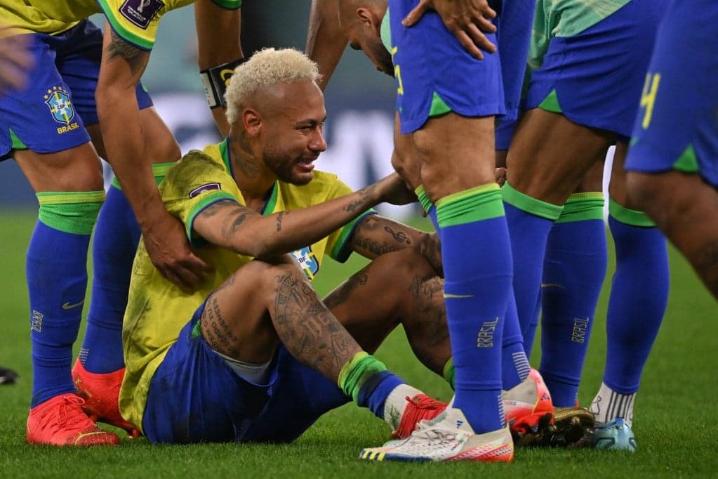 Hiába a születésnap, Neymar inkább pókerezett