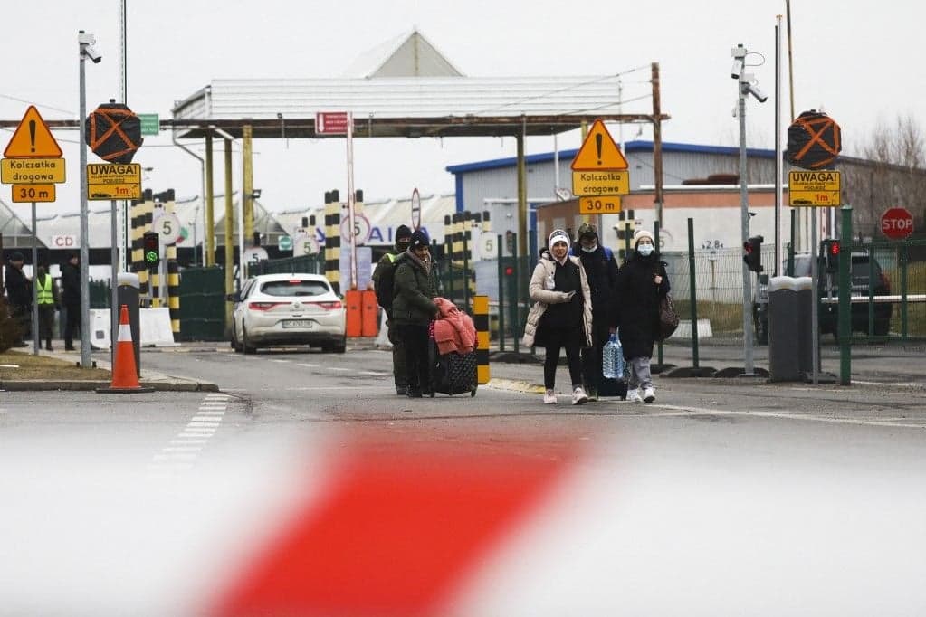 Hétfőtől sorompó várja a határátlépőket Ausztria felől