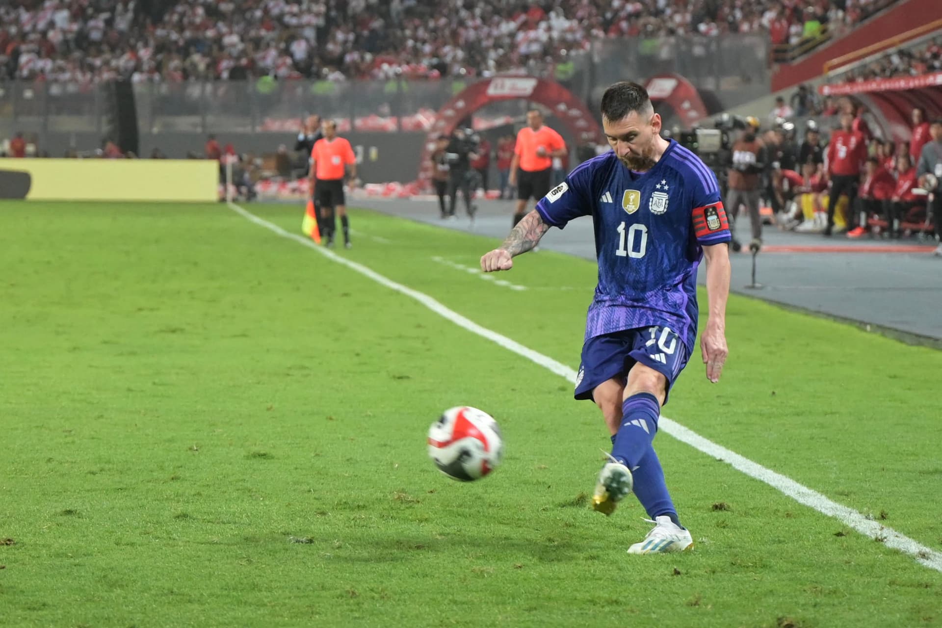 Messi duplájával legyőzte Perut a vb-címvédő Argentína