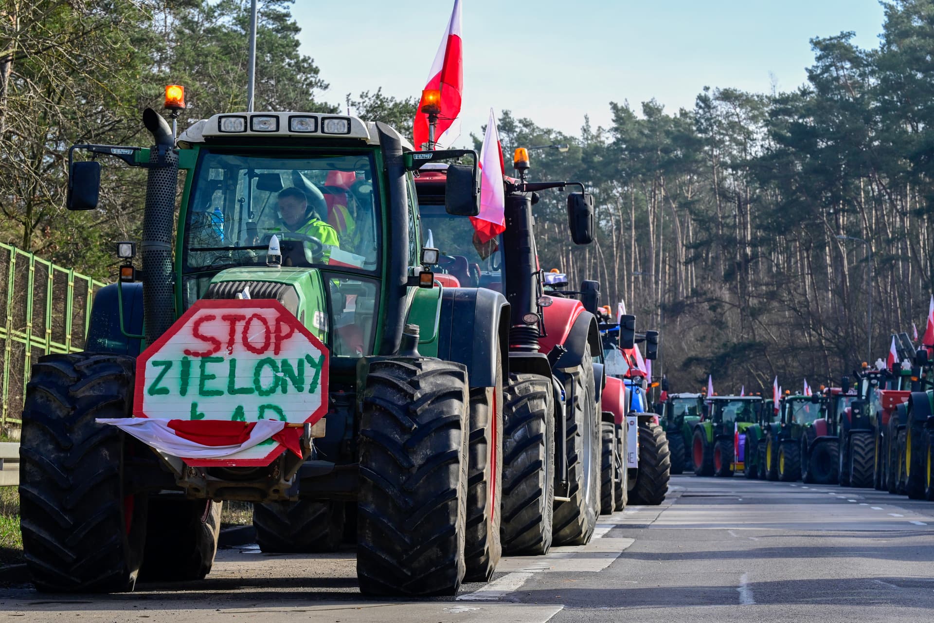 Kuleba: Oroszország állhat a lengyel gazdatüntetés mögött