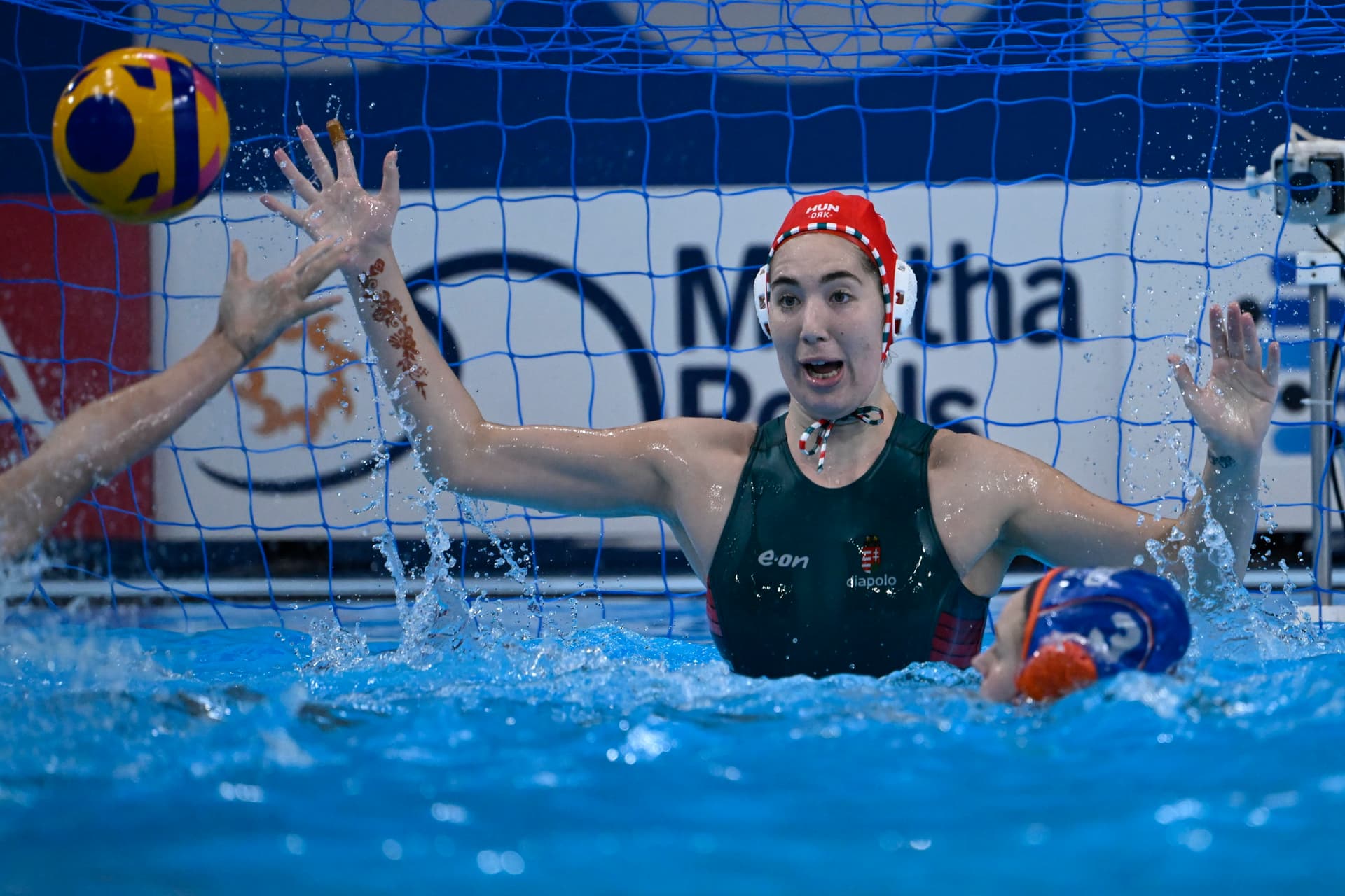 Elődöntős és olimpiai résztvevő a női vízilabda-válogatott!