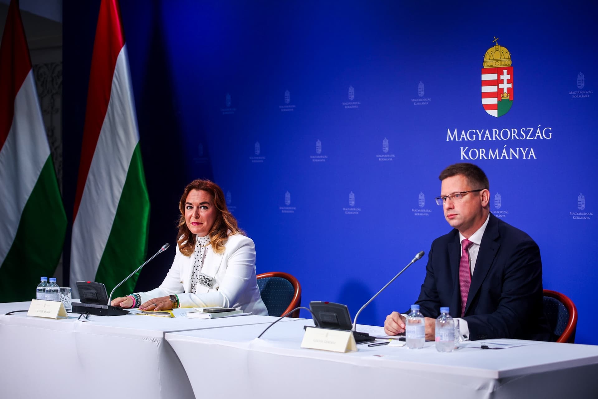 Újra bejelent a kormány