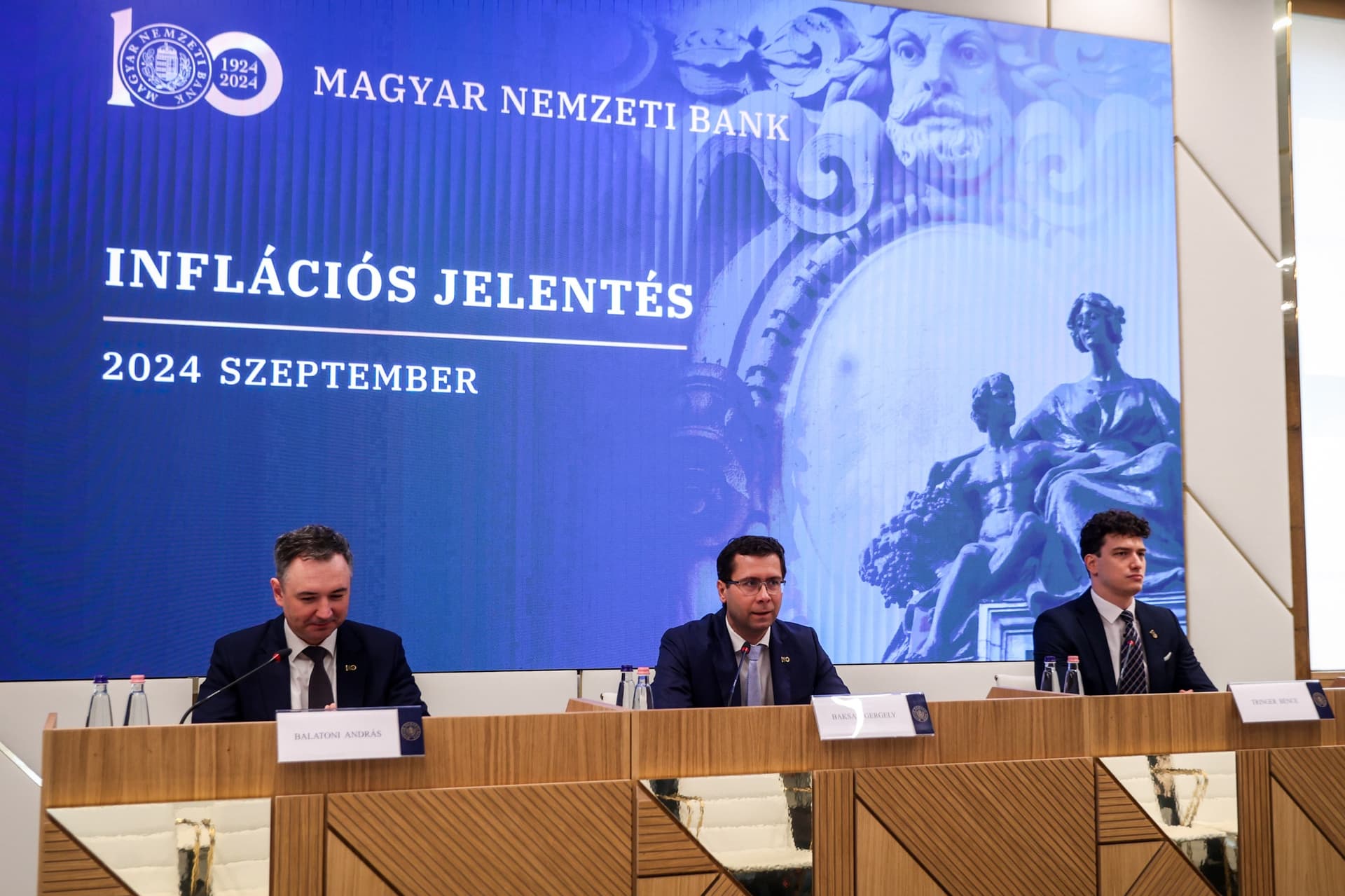 Enyhén négy százalék fölött alakulhat az év végére az infláció