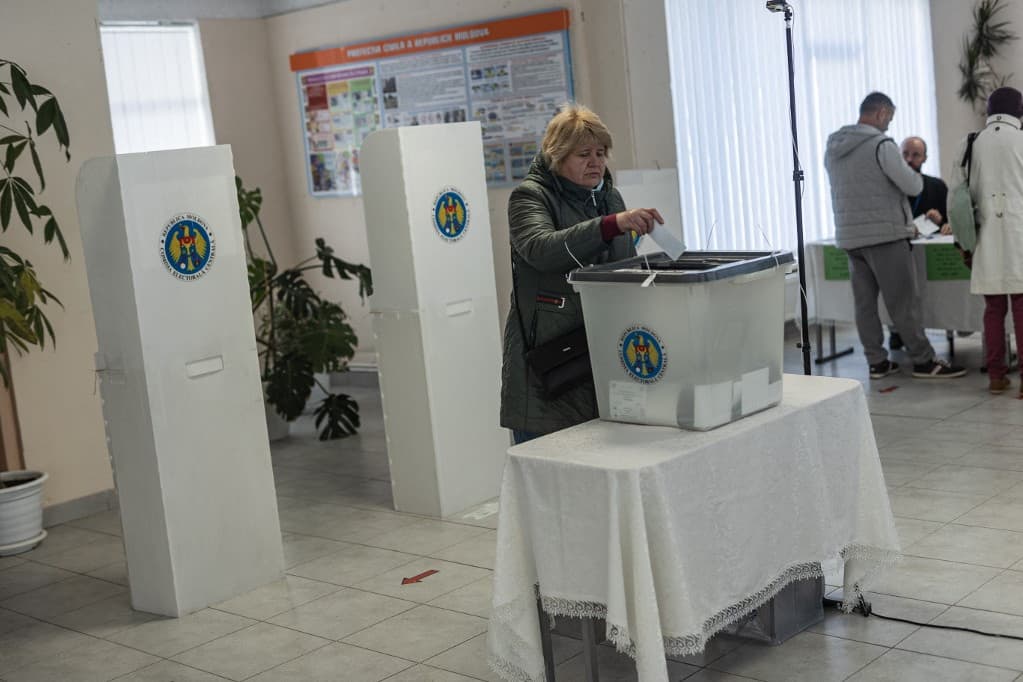 Kiderült, ki vezet a moldovai elnökválasztás második fordulójában