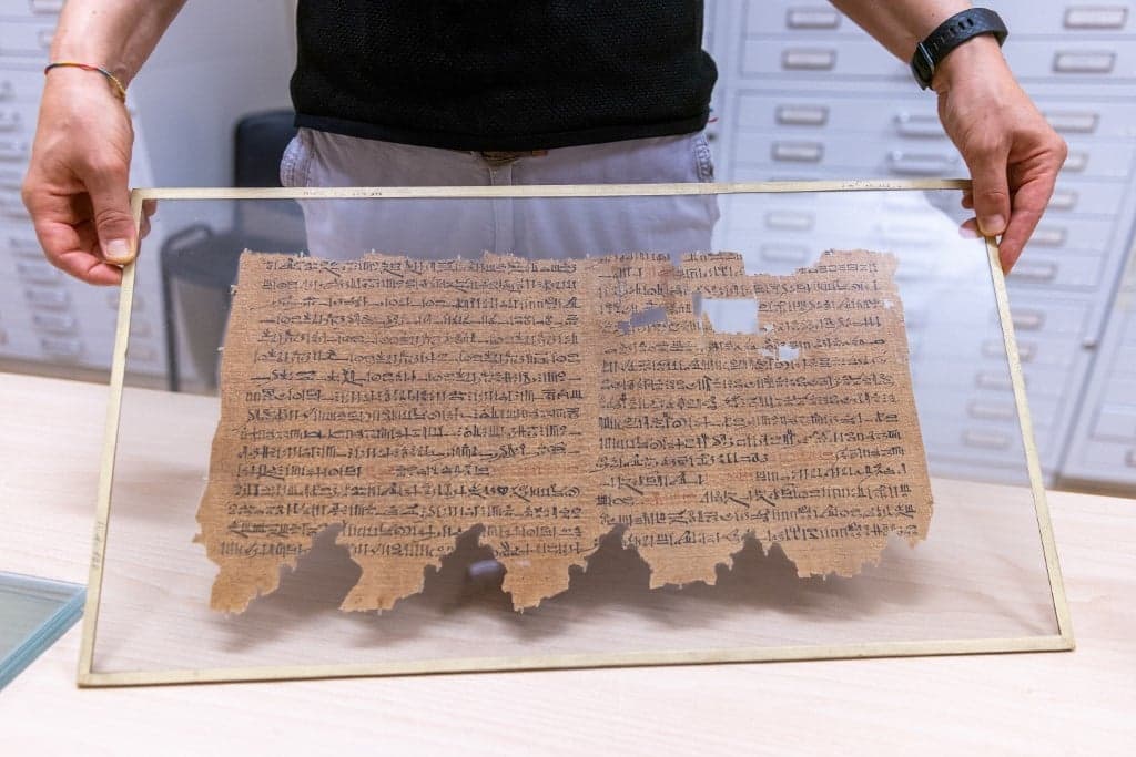 Bibliai összefüggések egy ősi papiruszon