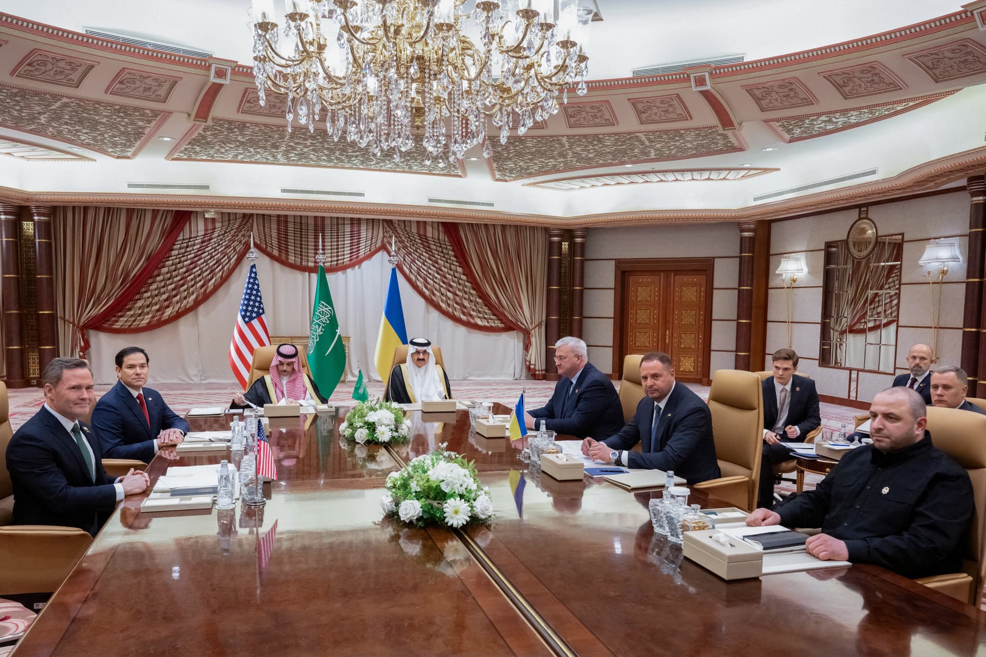 Elstartolt az ukrán–amerikai találkozó
