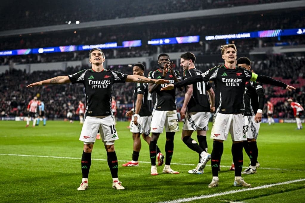 Az Arsenal nem egy hétre utazott Hollandiába, de egy–héttel ment haza