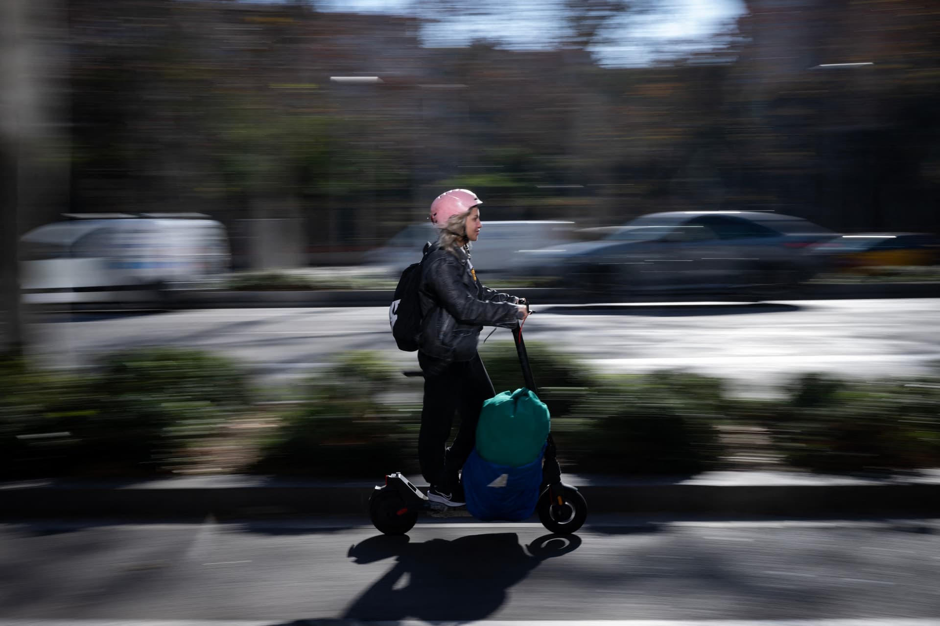 Ahol szigorúan ellenőrzik az elektromos rollereket