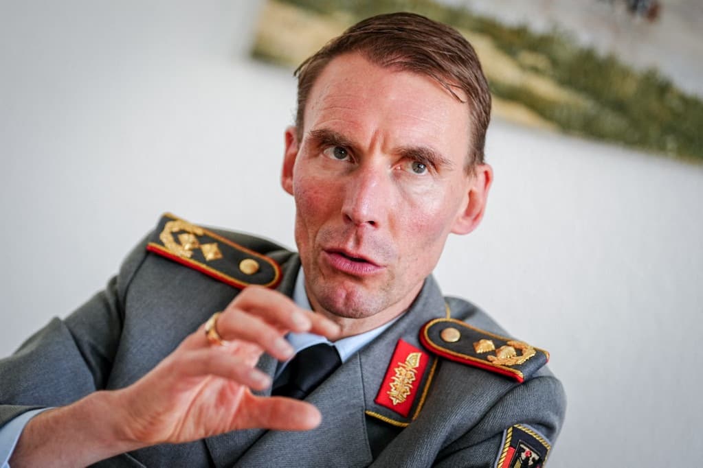 "Ukrajnának az orosz repülőtereket kellene támadnia"
