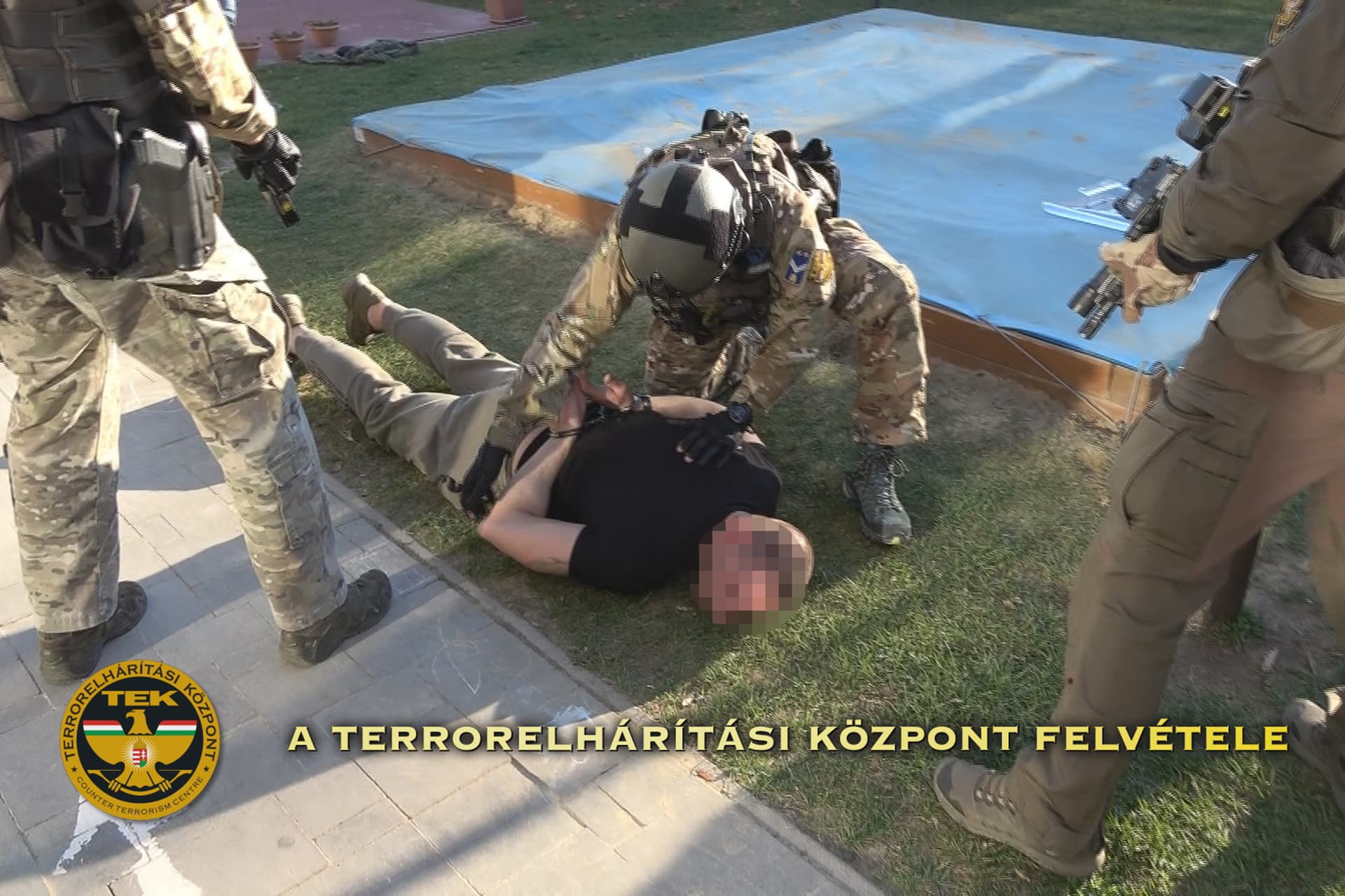 Őrizetbe vették a XV. kerületi óvodába késsel bemászó férfit