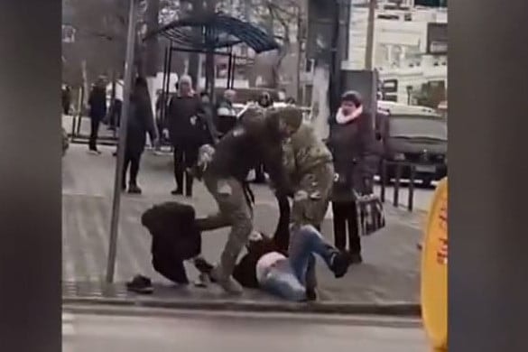 Kényszersorozás: Ukrajnában az utcáról rabolják el a sorozótisztek az embereket