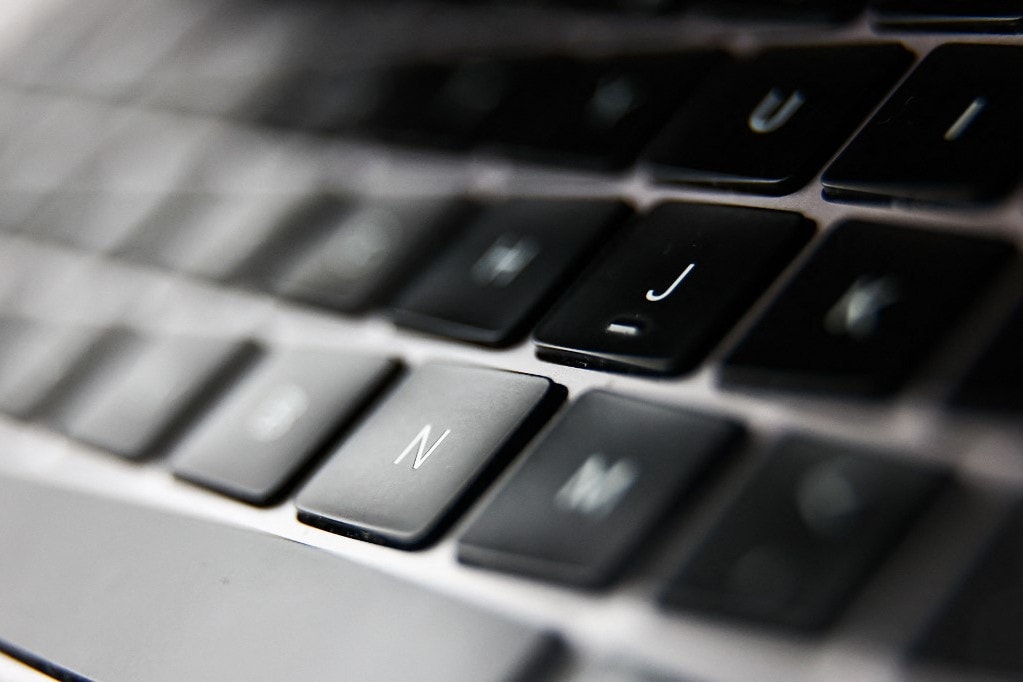 Jordániában börtönbüntetést vonhat maga után a jövőben bizonyos online tartalmak közzététele