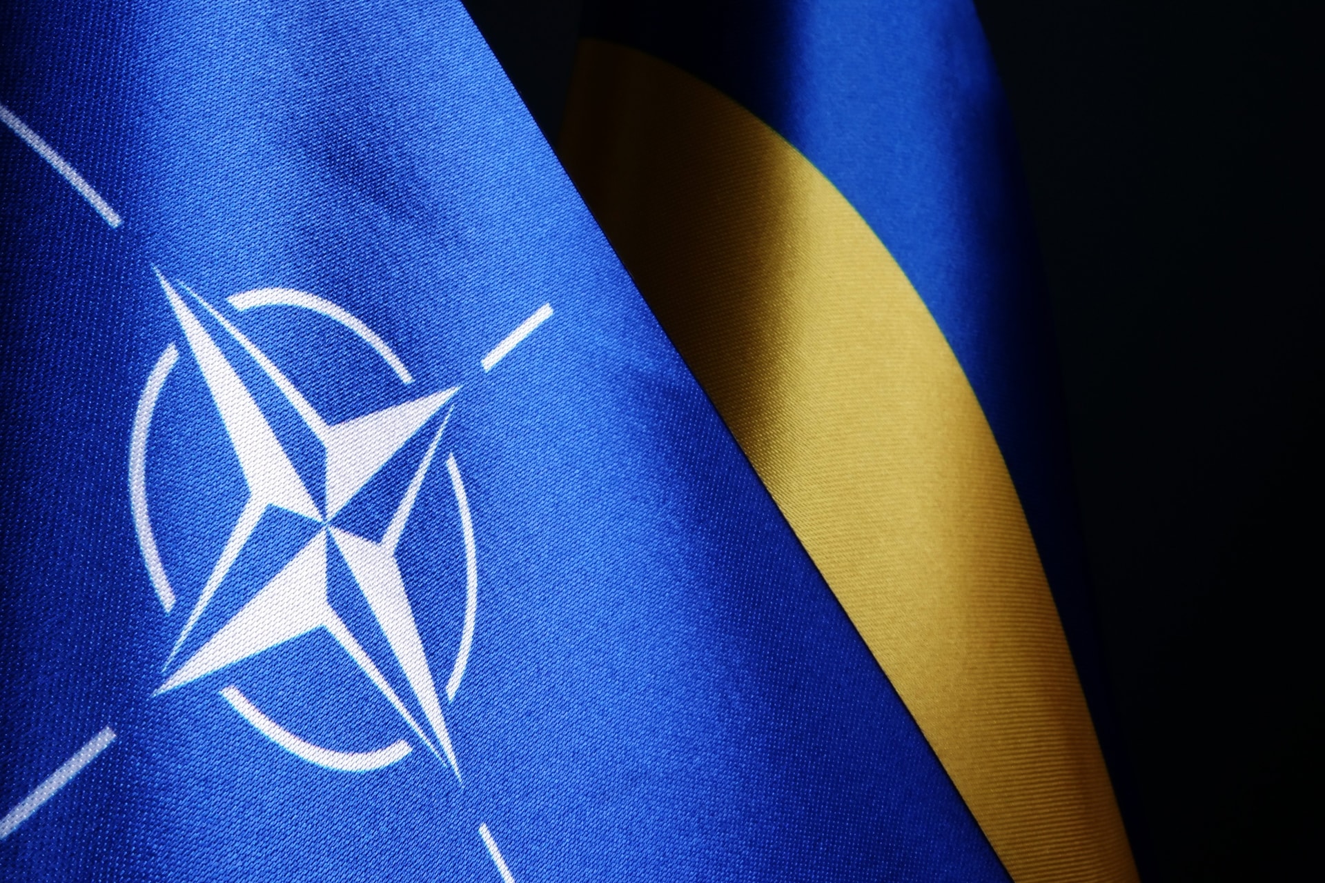 Dpa: ha a NATO-katonákat Ukrajnában támadják az oroszok, akkor nem lép életbe az 5. cikkely