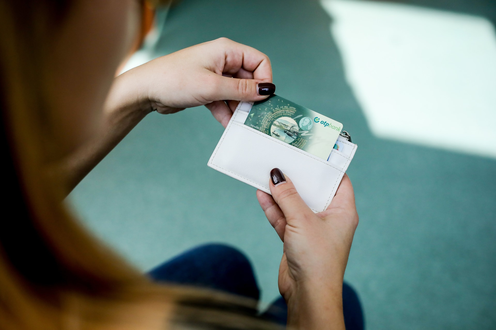 A SZÉP-kártyára érkező juttatások ötven százaléka lakásfelújításra is felhasználható lesz