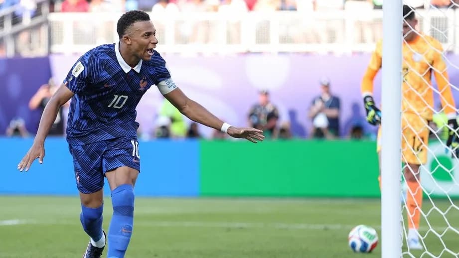 Mbappé tizenegyesből szerzett góllal lőtte tovább Franciaországot