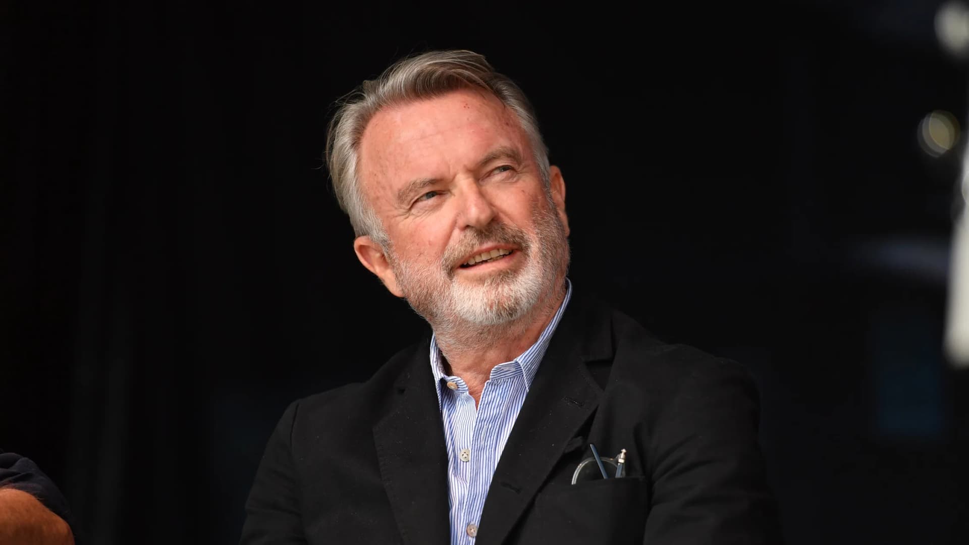 Elhunyt Sam Neill, a Jurassic Park sztárja