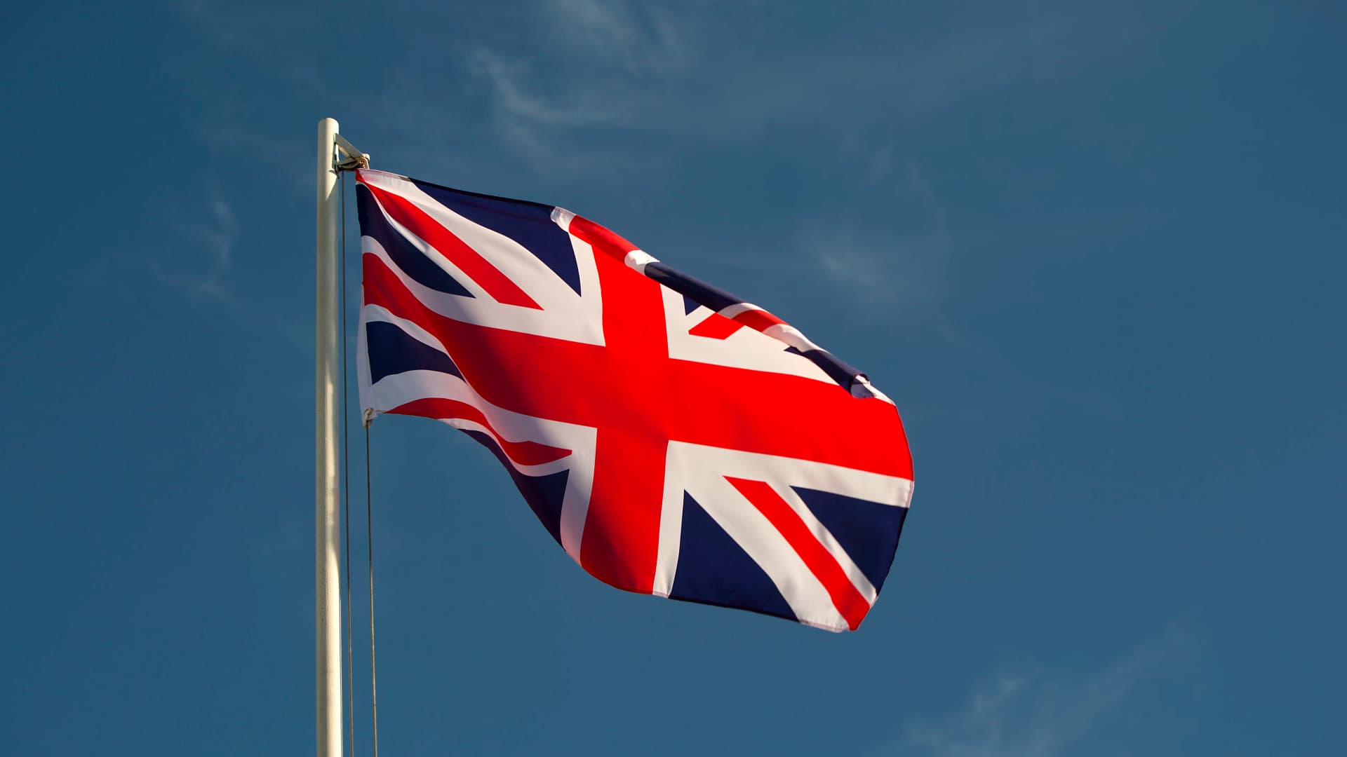 Törvényen kívüli szervezetté nyilvánítja a brit kormány az iráni Iszlám Forradalmi Gárdát