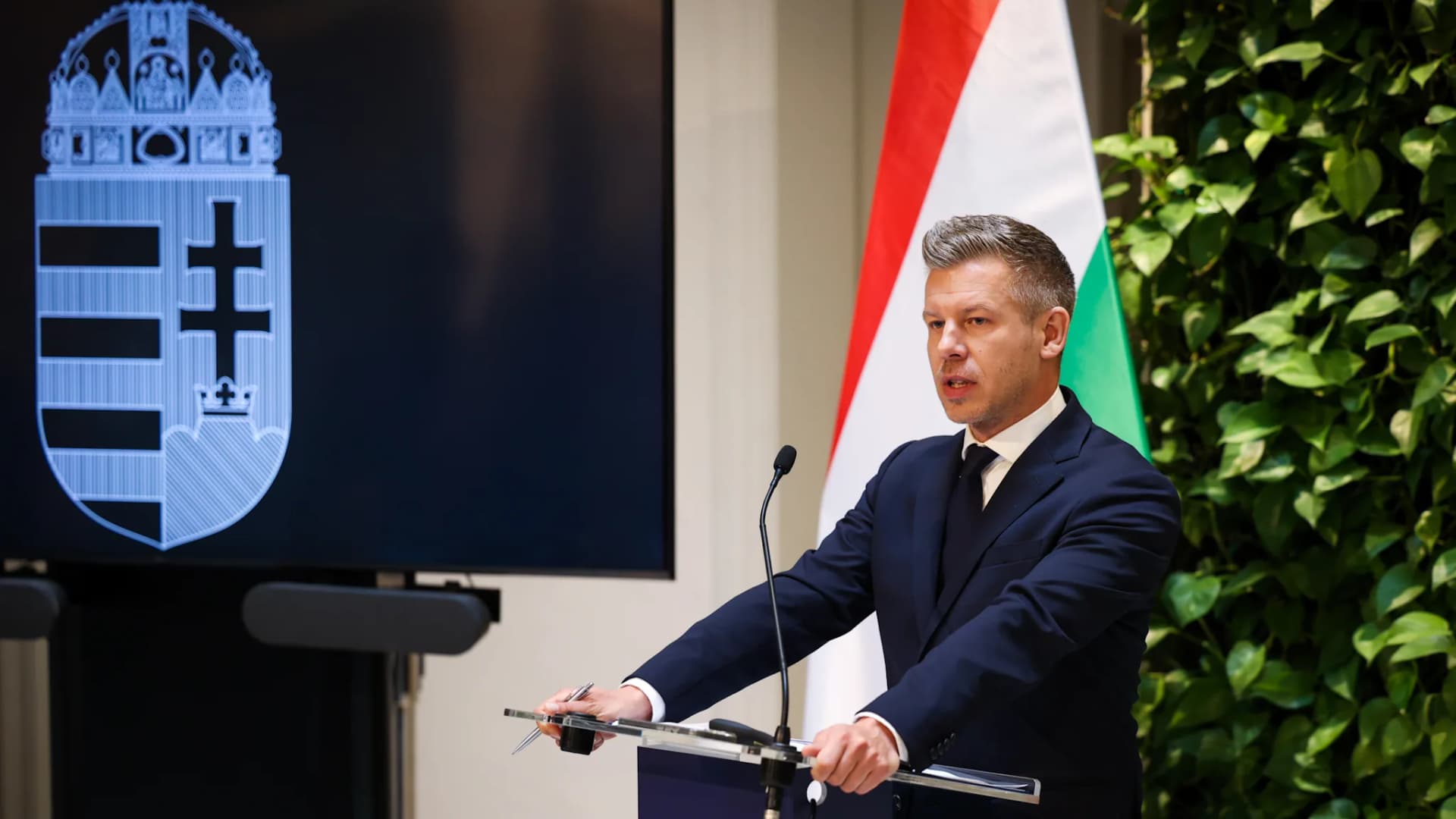 Rendkívül jó híreket osztott meg Magyar Péter