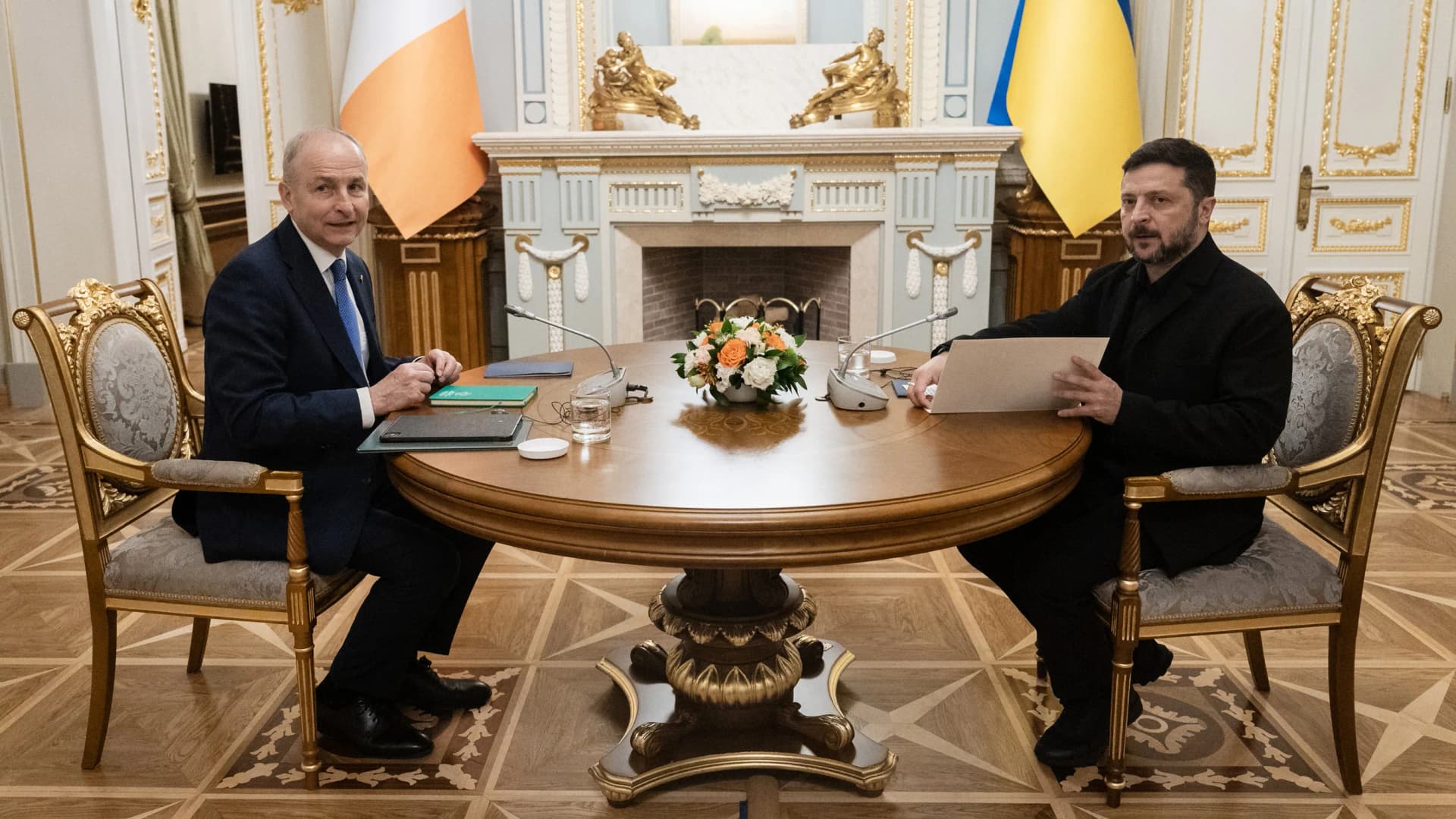 Kijevbe érkezett az ír miniszterelnök