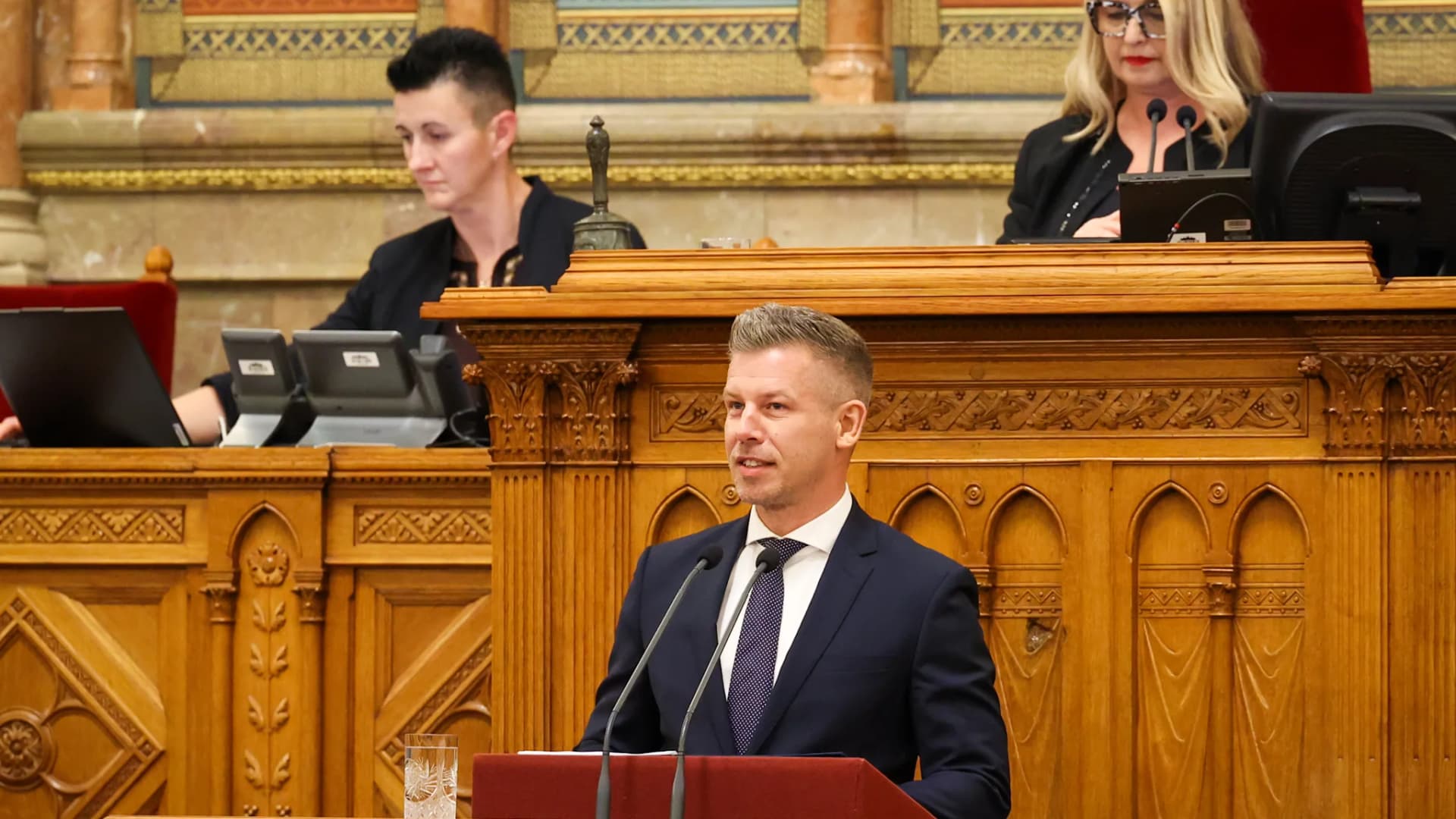 Alkotmánybírót választhat az Országgyűlés