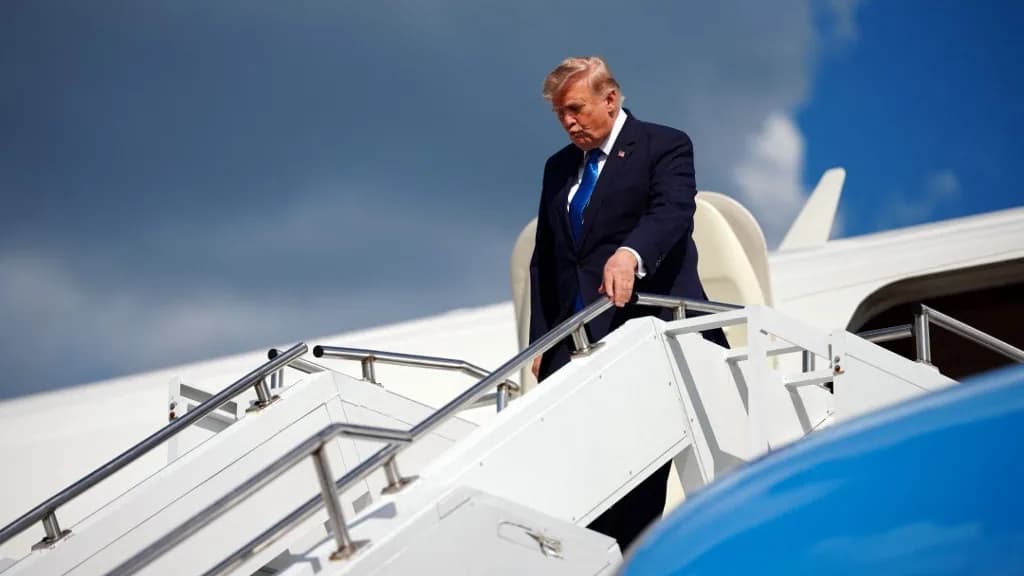 Két tűz között áll Trump?