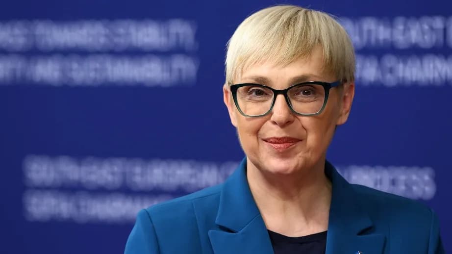 Közúti balesetben megsérült a szlovén államfő