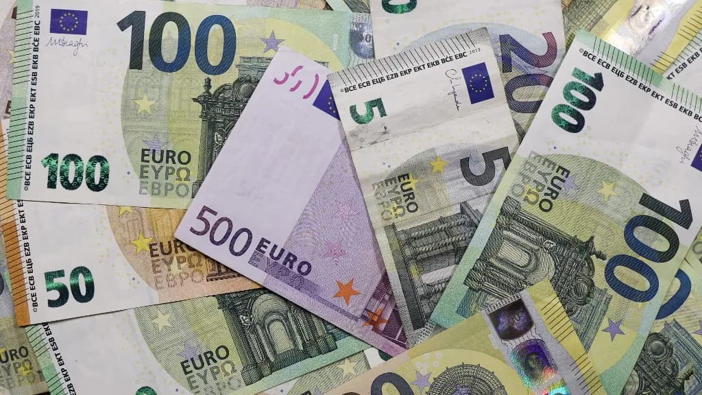 665 000 euró készpénz sodródott partra Olaszországban + VIDEÓ