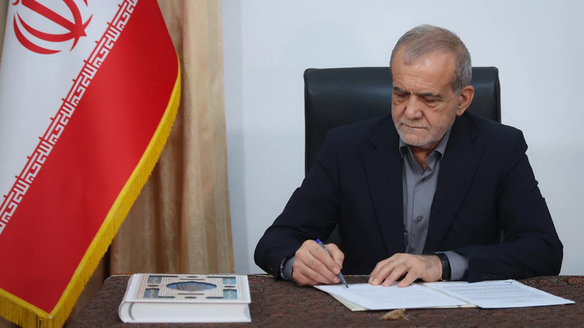 Irán támogatja a palesztin vezetők kezdeményezéseit az Izraellel folytatott tárgyalásokon