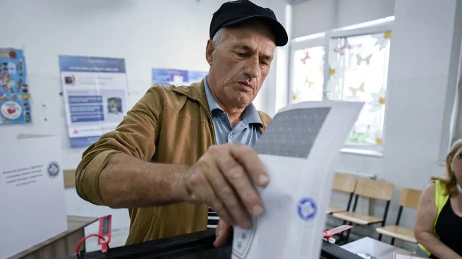 Megszakadt a koszovói parlament alakuló ülése