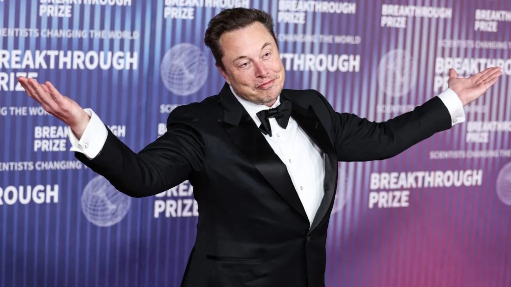 Elon Musk „lassú inváziónak” nevezte a franciaországi diáktüntetéseket