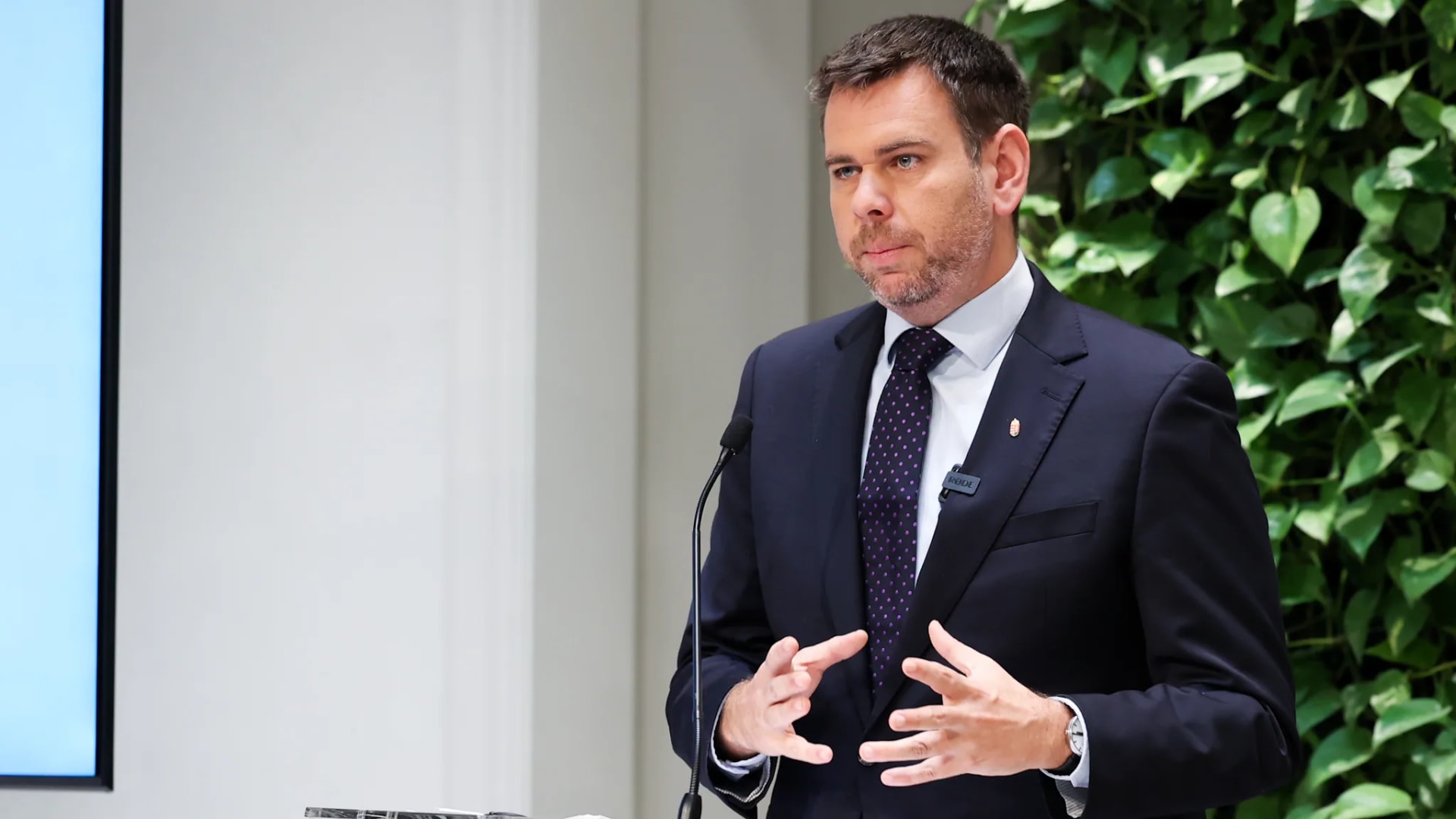 Vitézy Dávid: A kormány célja a közösségi közlekedés erősítése