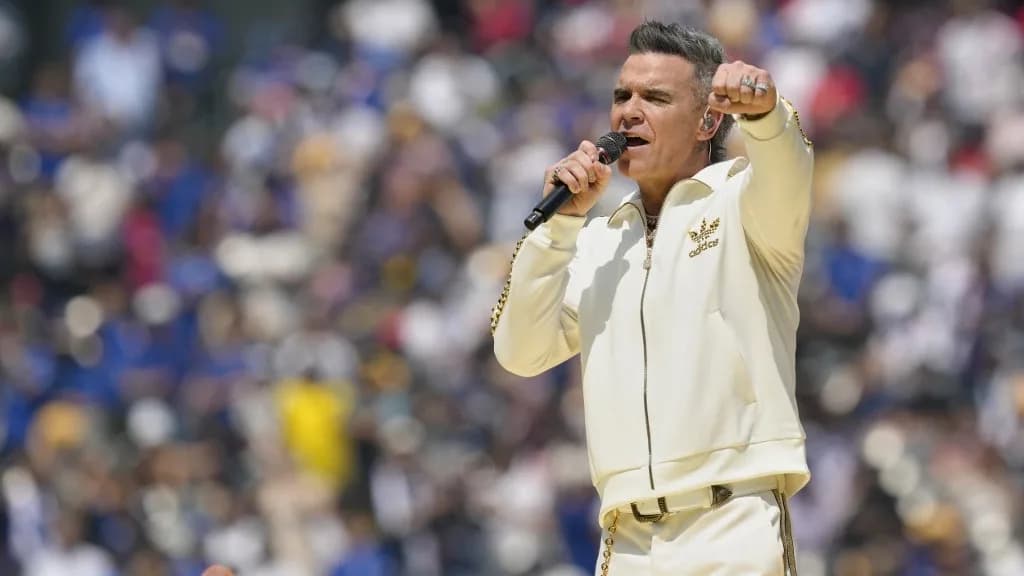 Könnyekig hatotta rajongóját Robbie Williams váratlan gesztusa + VIDEÓ