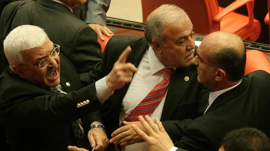 Lehet, hogy a másiknak van igaza? Ez az egy mondat rengethetné meg az egész magyar politikát