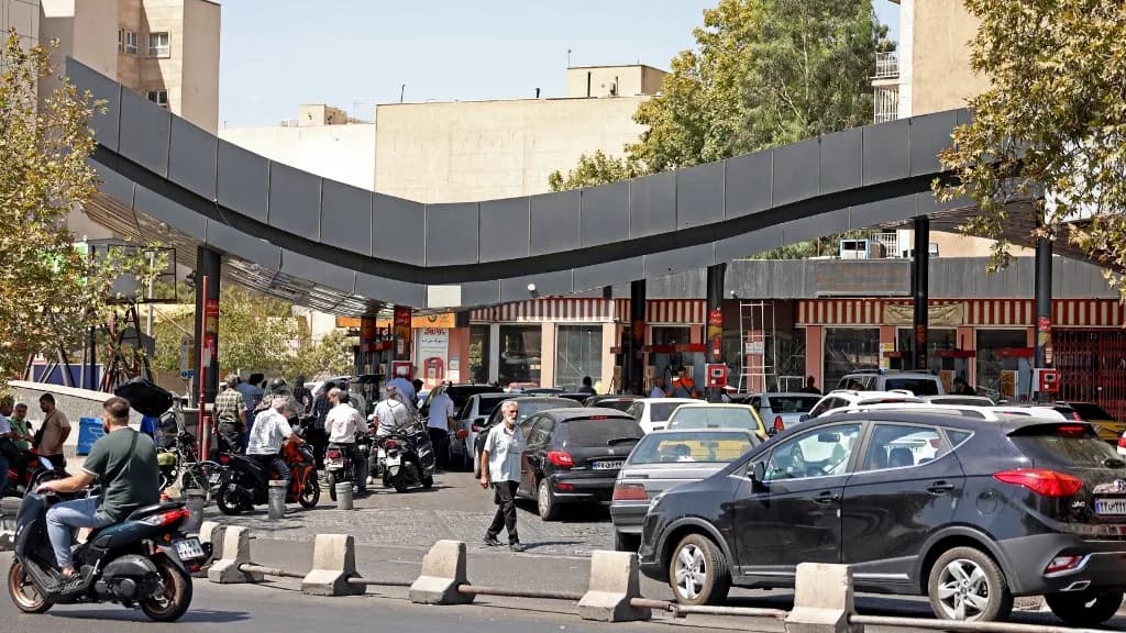 Naponta 20 millió liter üzemanyag tűnik el Iránban