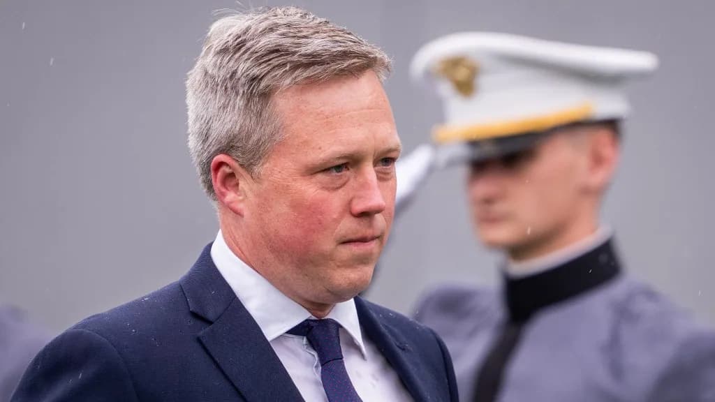 Felmondott az államtitkár