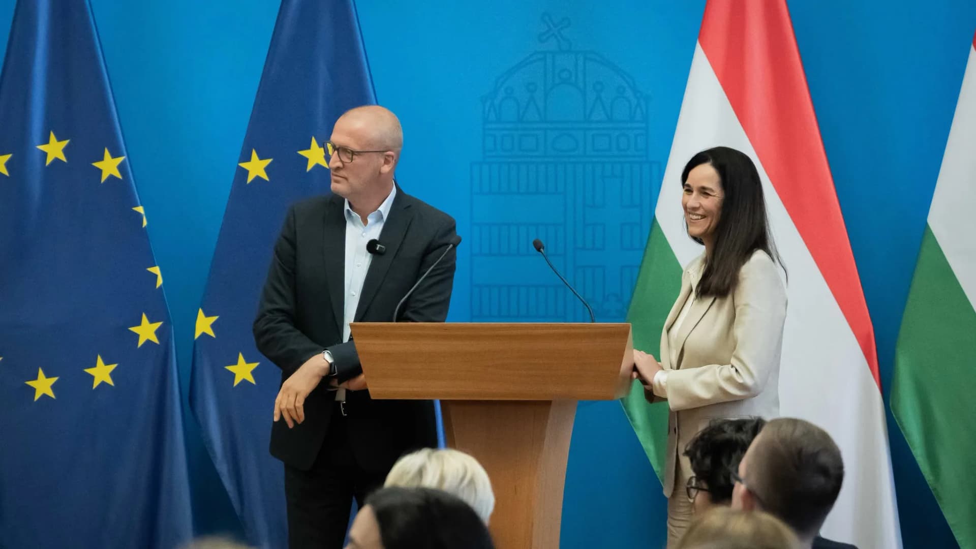 Orbán Anita: Magyarország külföldi képviselete nem ér véget a politikai tárgyalóasztalnál