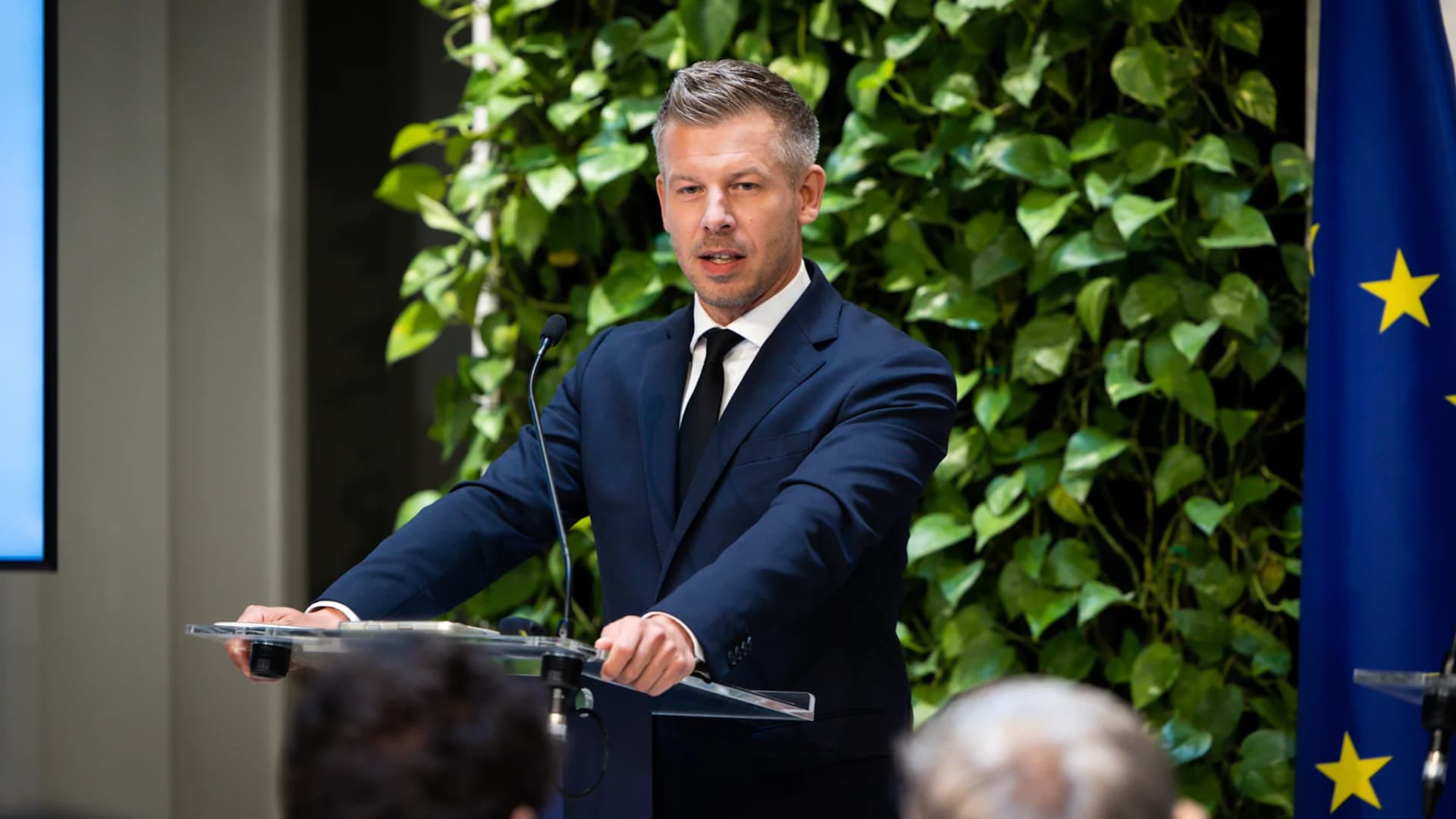 Az Európai Bizottság kapcsolatban áll a magyar hatóságokkal a migrációs bírság ügyében