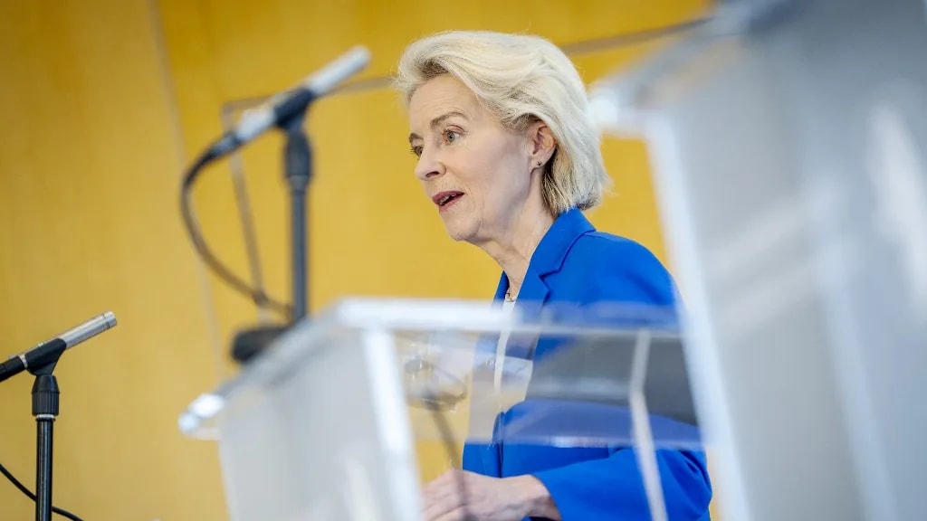 Ursula von der Leyen üzent a húsziknak