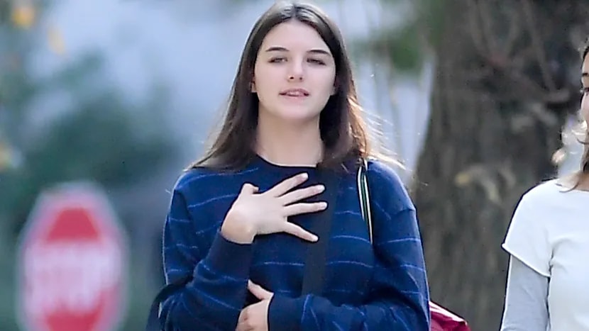 Tom Cruise lánya már Suri Noelle-ként áll színpadra és most először nem az apja neve miatt beszél róla a világ