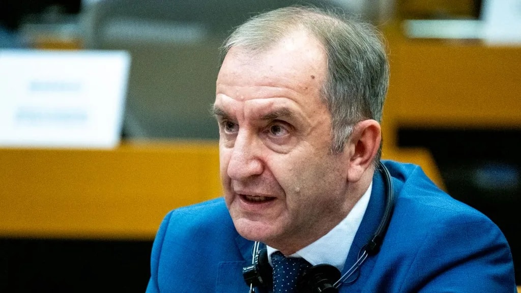 Az NVB kiadta Orbán Balázsnak Szekeres Pál EP-mandátumát