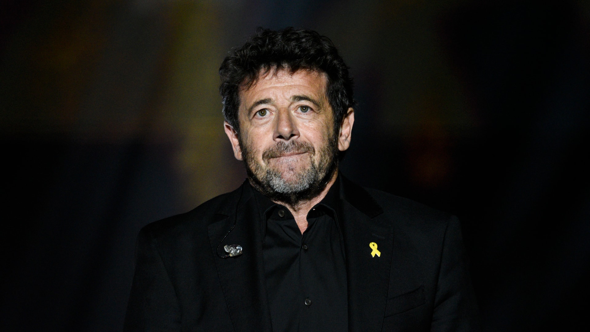 Elutazhat külföldre a rendőri felügyelet alá helyezett Patrick Bruel francia énekes-színész