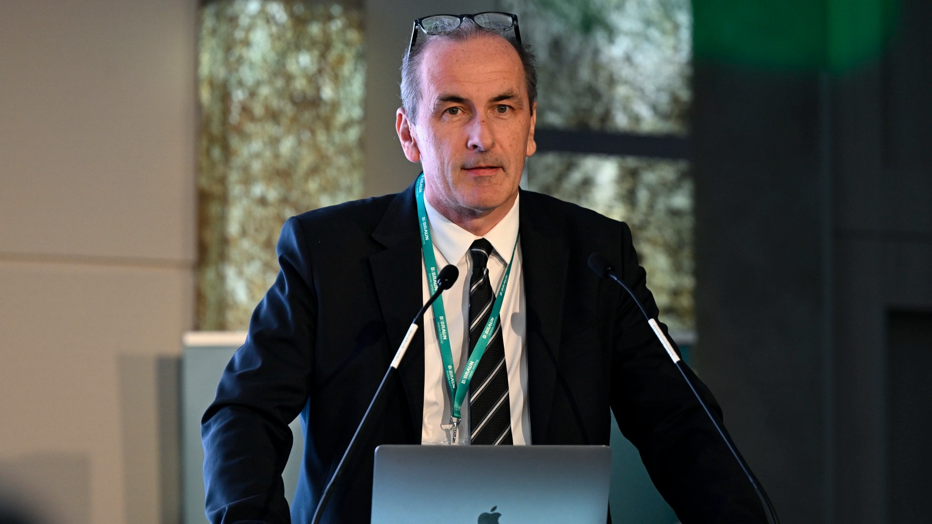 Hegedűs Zsolt: transzparencia kell a társadalom bizalmának megszerzéséért